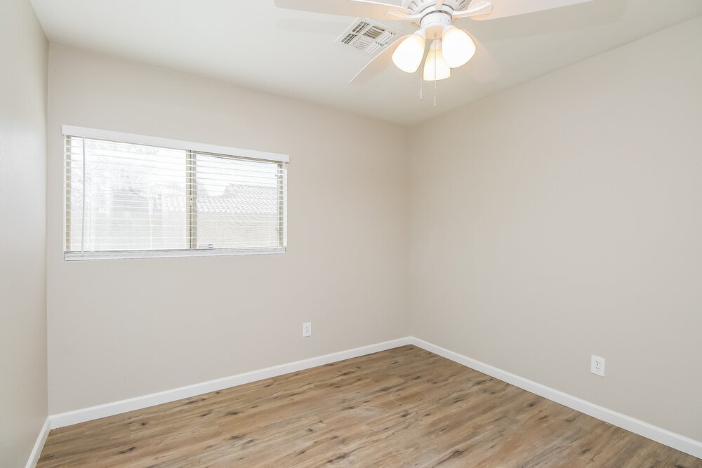 Building Photo - 2468 E Palm Beach Dr