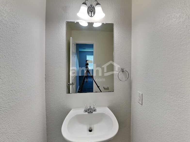 Building Photo - 7607 Presidio Creek