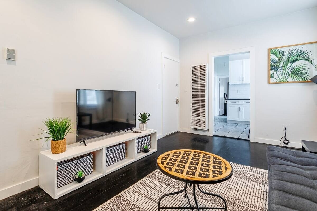 Building Photo - 1806 Washington Way