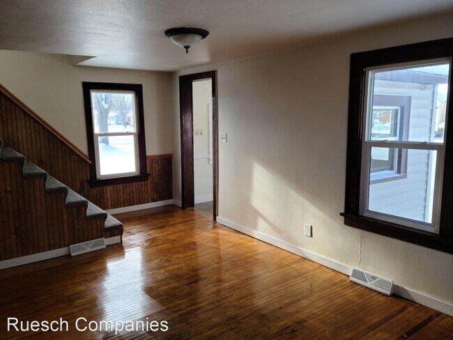 Building Photo - 3 br, 1 bath House - 1981 6th Street South