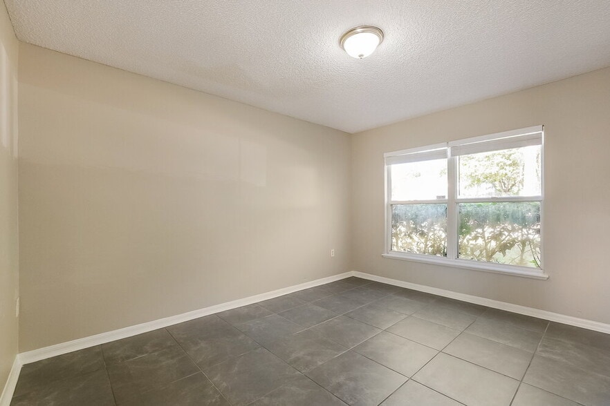 Building Photo - 336 Pleasant Gardens Dr