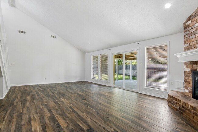 Building Photo - 6915 La Mirada Dr