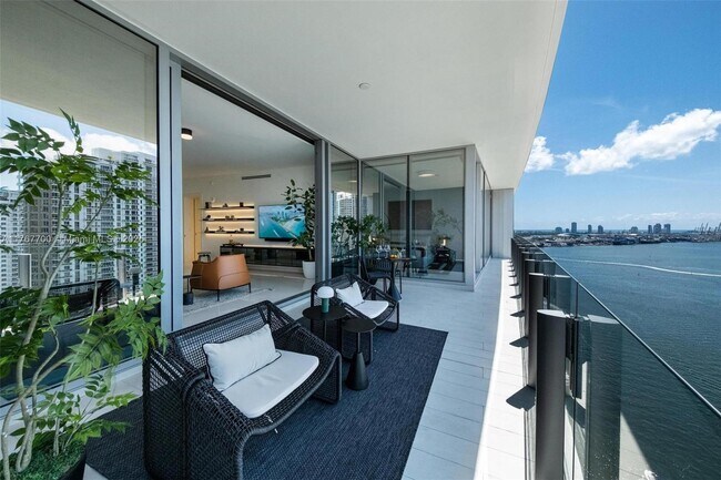 Building Photo - 300 Biscayne Blvd Way