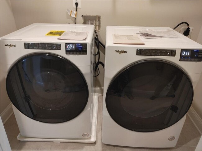 Building Photo - 912 Sweetwater Grove