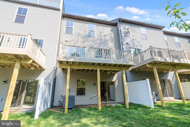 Building Photo - 6947 Gladebrook Rd