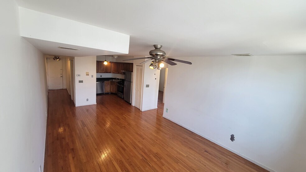 Building Photo - 6405 Boulevard E