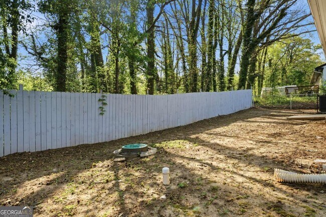 Building Photo - 1735 Carter Cir