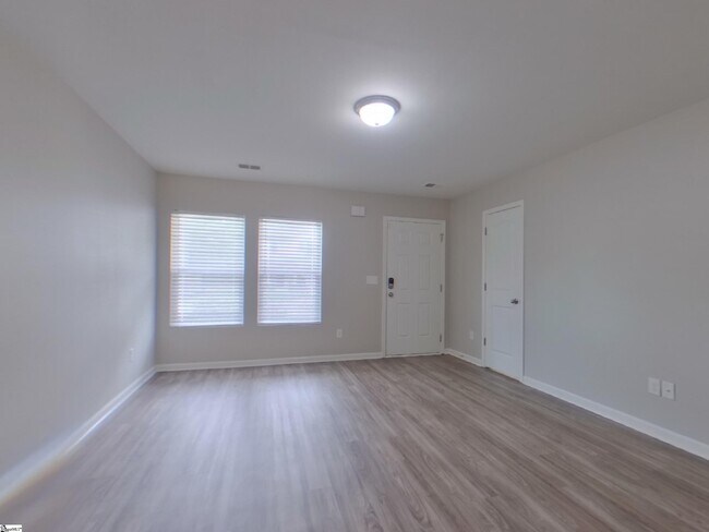 Building Photo - 316 Cedar Ridge