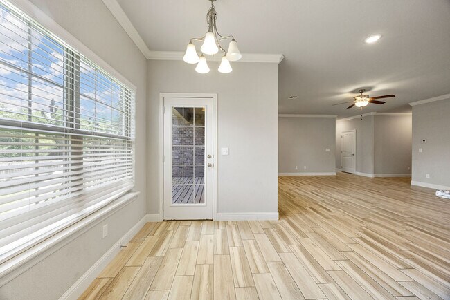 Building Photo - 2237 Aspen