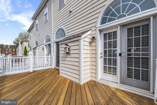 Building Photo - 631 Gatestone St