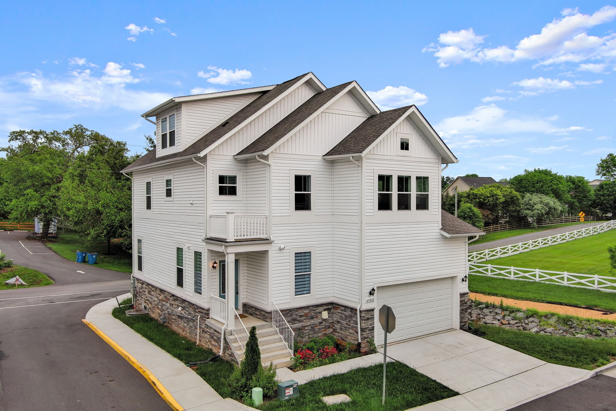 Building Photo - 43822 Jenkins Ln