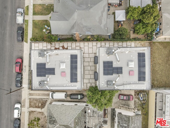 Building Photo - 438 E 28th St