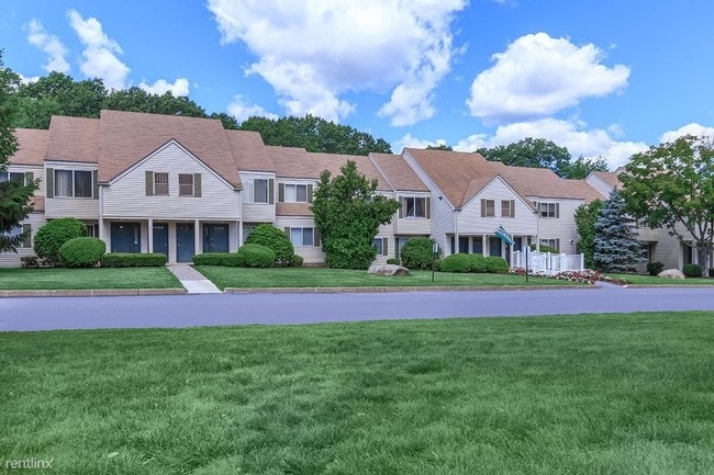 Building Photo - 4B Plumtree Dr