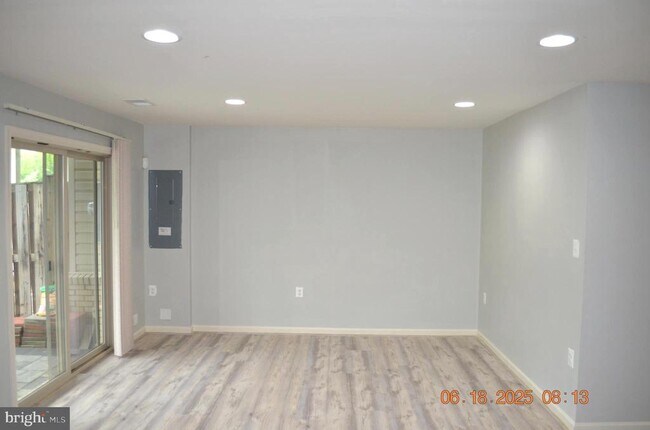 Building Photo - 23671 Sailfish Square