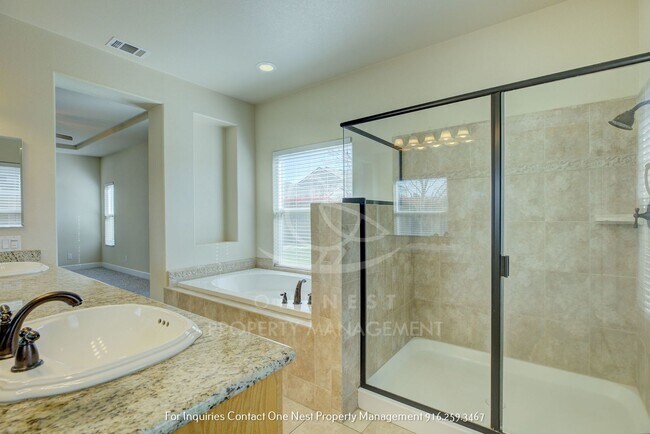 Building Photo - Fantastic Floorplan, great location in Woodland 4+ bedroom, 2 bath