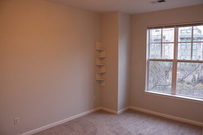 Building Photo - 1564 Walnut View Dr