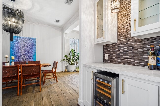 Building Photo - 4746 Post Oak Timber Dr