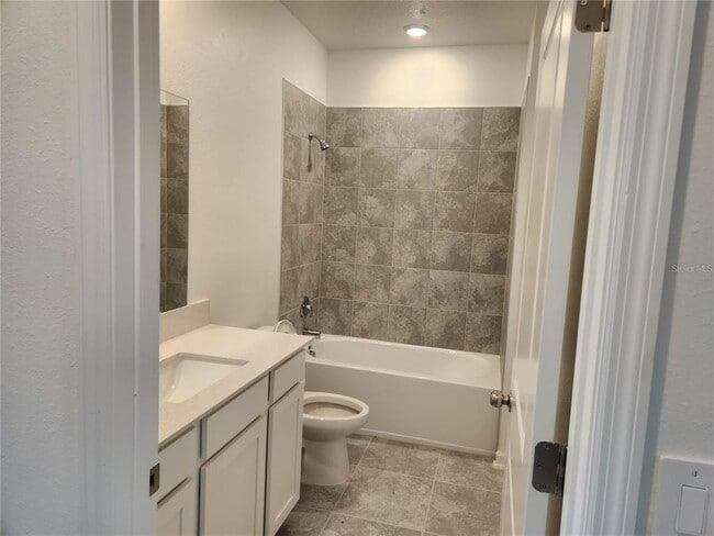 Building Photo - 203 Bogey Dr