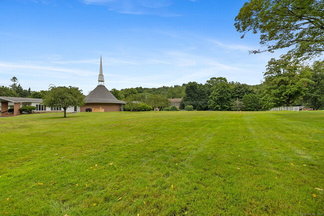 Building Photo - 529 Danbury Rd