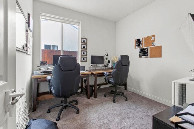 Building Photo - 4463 Manzanita St