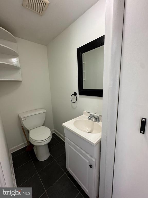 Building Photo - 1008 Stiles St