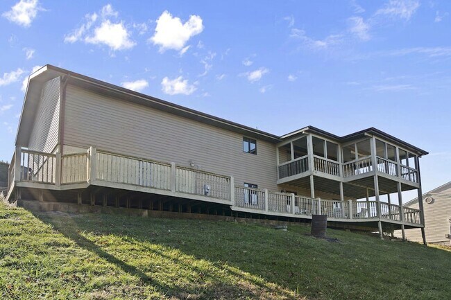 Building Photo - 42 Irish Hills Blvd