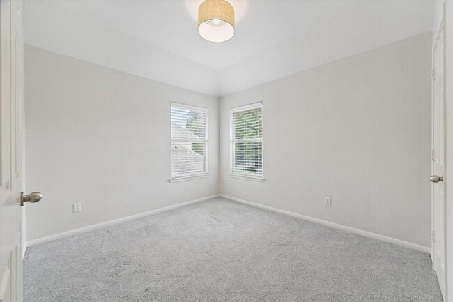 Building Photo - 3319 Harbrook Dr