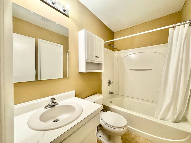 Building Photo - Holden Village Townhome Available - Newly ...