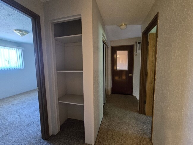Building Photo - 124 NE Atkinson Ct