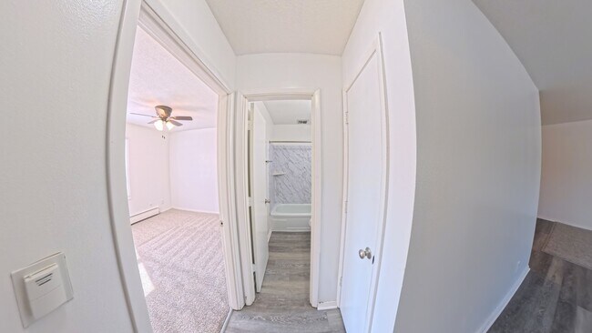 Building Photo - 401 SW Elm St