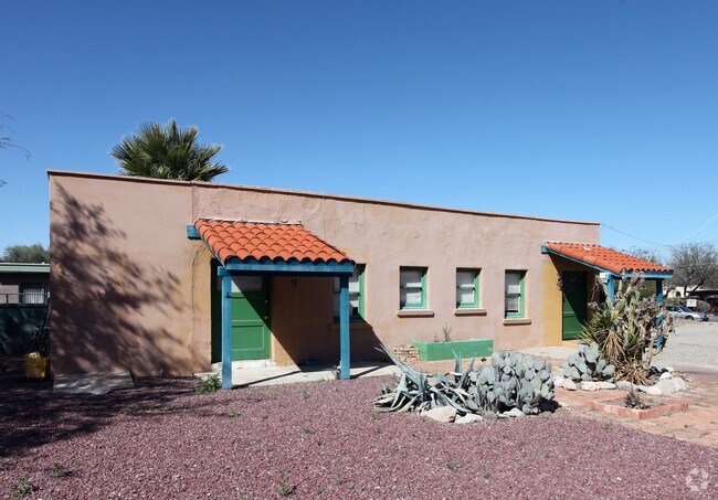 Primary Photo - 1548 E Hedrick Dr