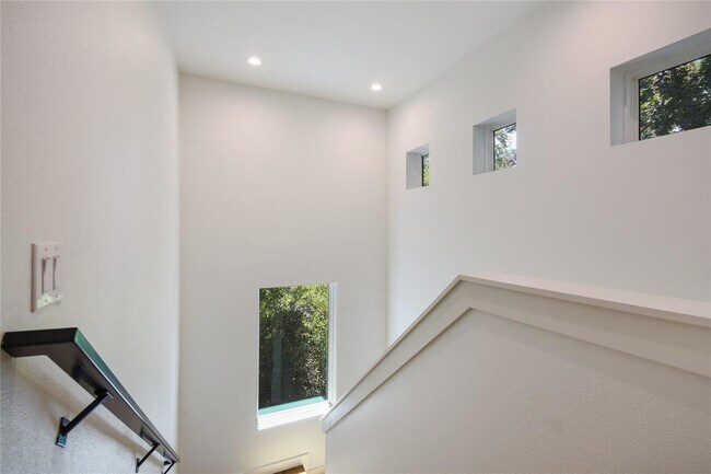 Building Photo - 4310 Jinx Ave