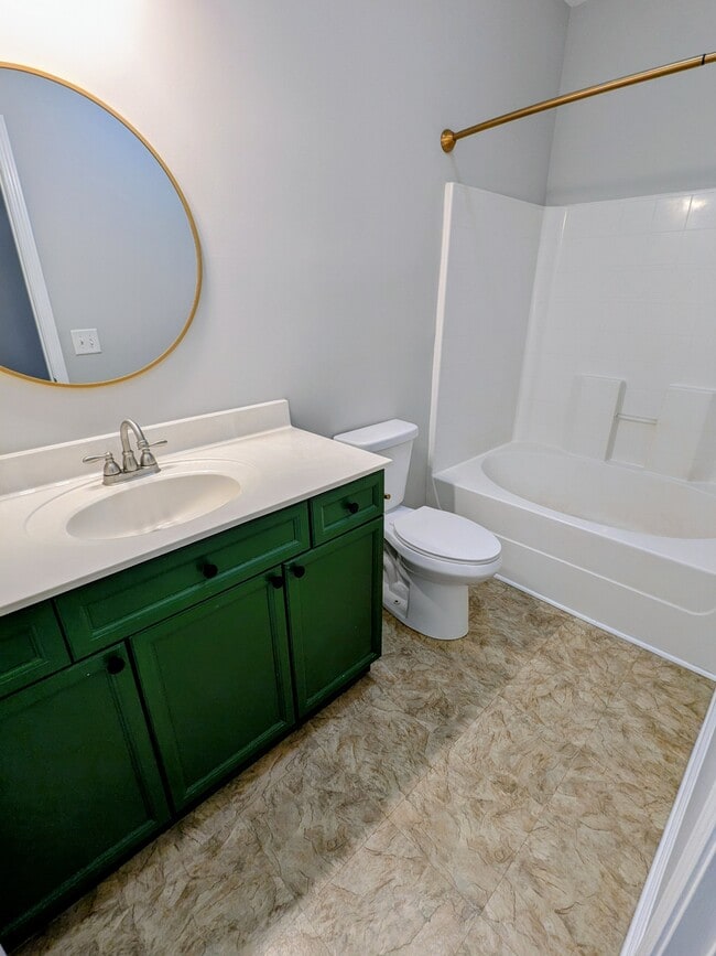 Building Photo - 8211 Lenox Creekside Dr