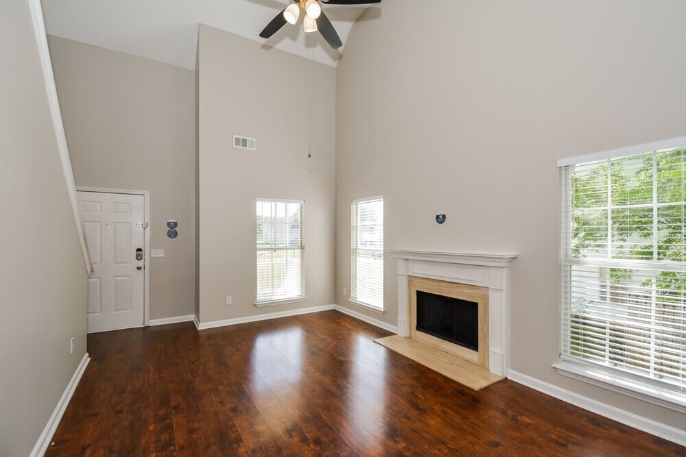 Building Photo - 405 Randall Ln
