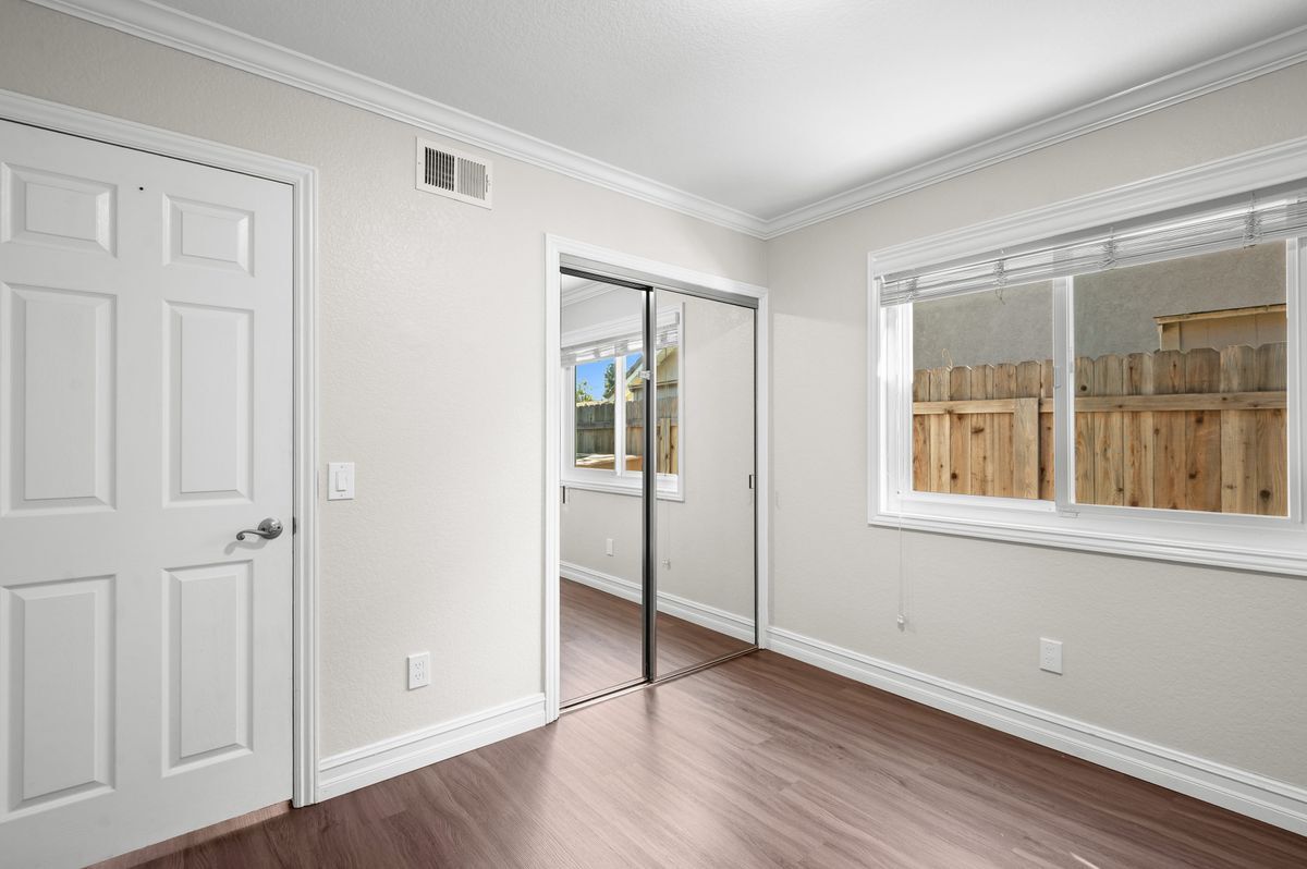 Building Photo - 5059 Via Calderon