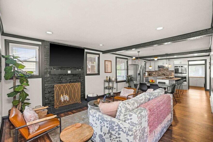 Building Photo - 1302 Ardee Ave