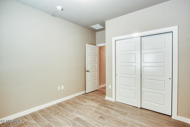 Building Photo - 14929 Tierra Crystal Ave
