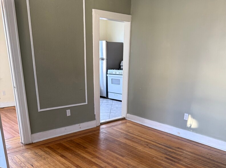 Big Living Room - 41 Myrtle Ave