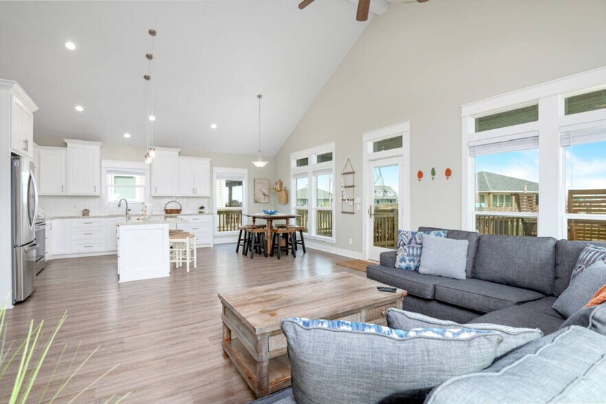 Building Photo - 943 Gulf Shores Dr