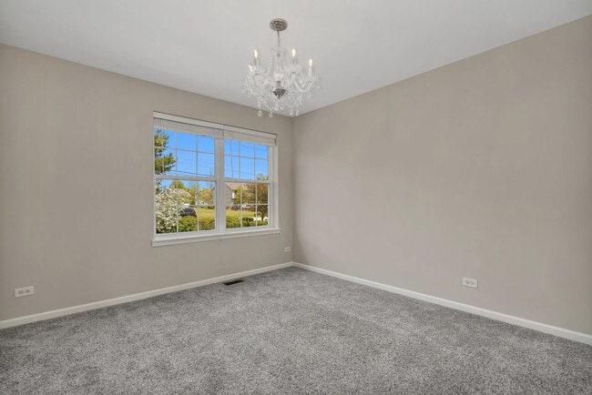 Building Photo - 2576 Hillsboro Blvd