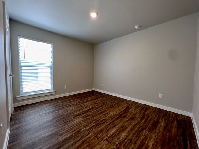 Building Photo - Pre-Leasing for August: Recently Constructed 3/2/2 in Frenship ISD with Turf Backyard