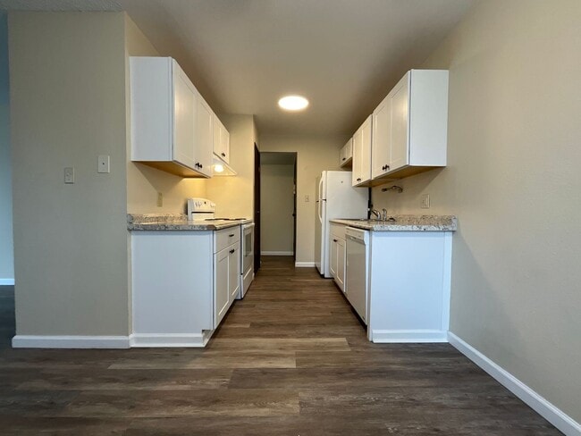 Building Photo - Carson Park Condominium (Downstairs)