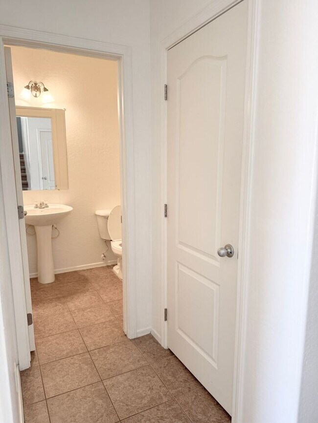 Building Photo - Gorgeous home in the highly desired Johnson Ranch Golf Course Community-Johnson Ranch-4 bed/ 2.5 ...