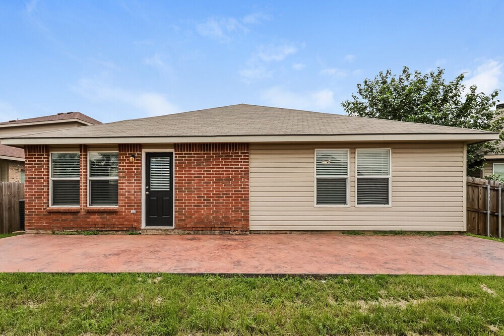 Building Photo - 8820 Elk Creek Ln