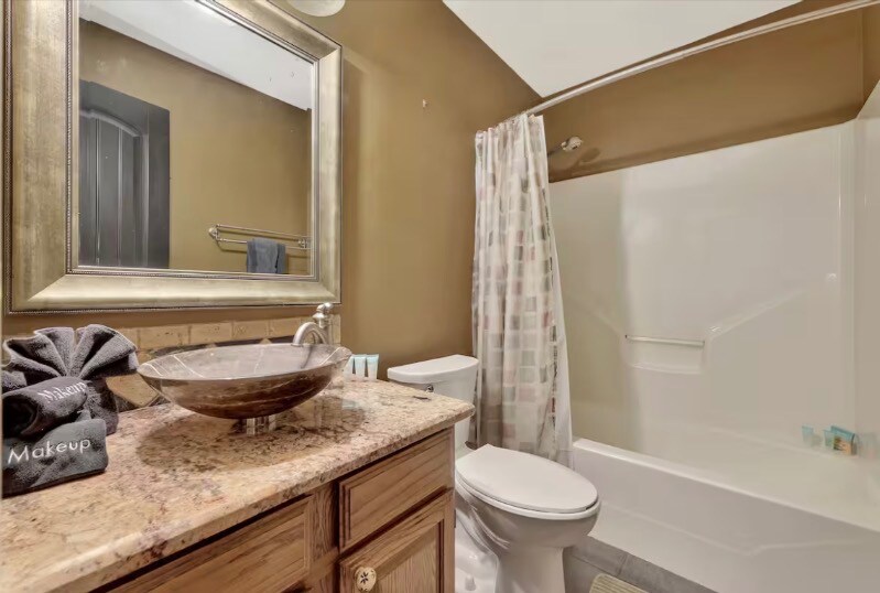 Building Photo - 10106 W Jamesburg St