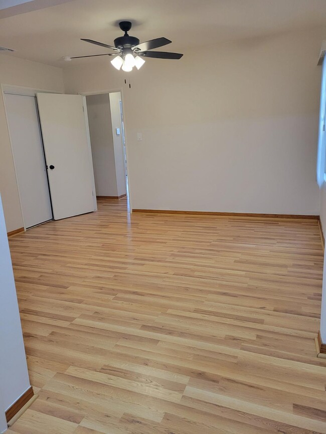 Mater bedroom looking toward dooe - 17112 Chatsworth St