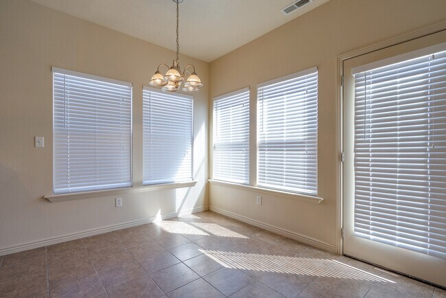 Building Photo - Spacious 3 Bedroom Corner Lot Home Near So...