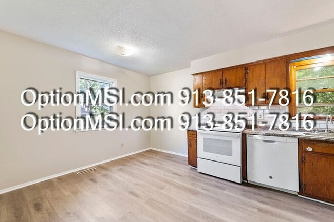 Building Photo - Affordable JOCO duplex~