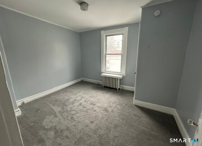 Building Photo - 17 Congress Ave