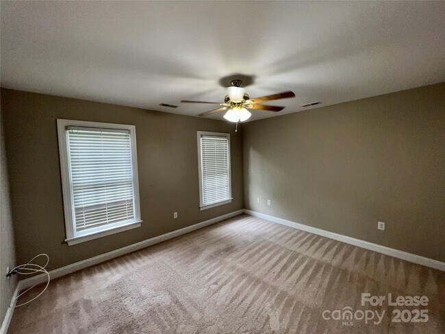 Building Photo - 4432 Shannamara Dr